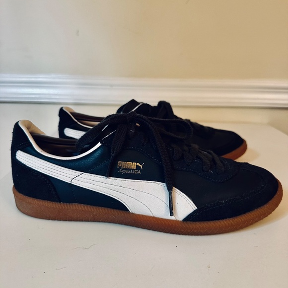EUC - Puma - Men’s Super Liga - US Size 8 / EUR Size 40 - New Navy/White - Picture 9 of 9